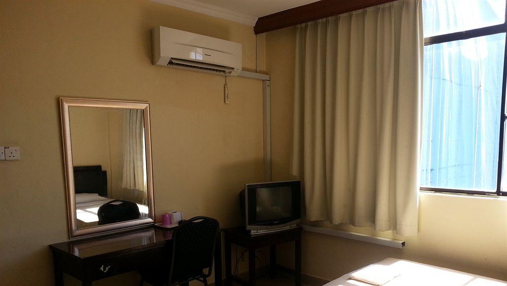 קוטה קינבלו Hotel Iskandar מראה חיצוני תמונה