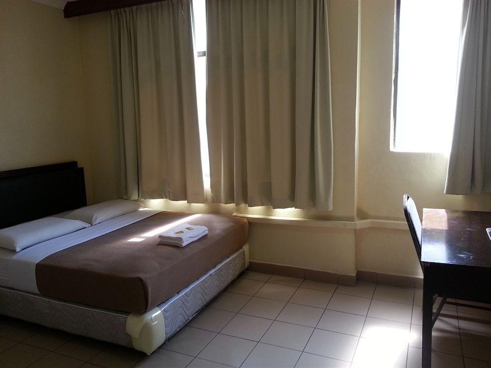 קוטה קינבלו Hotel Iskandar מראה חיצוני תמונה