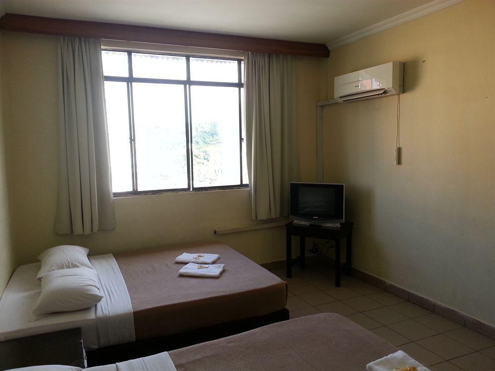 קוטה קינבלו Hotel Iskandar מראה חיצוני תמונה