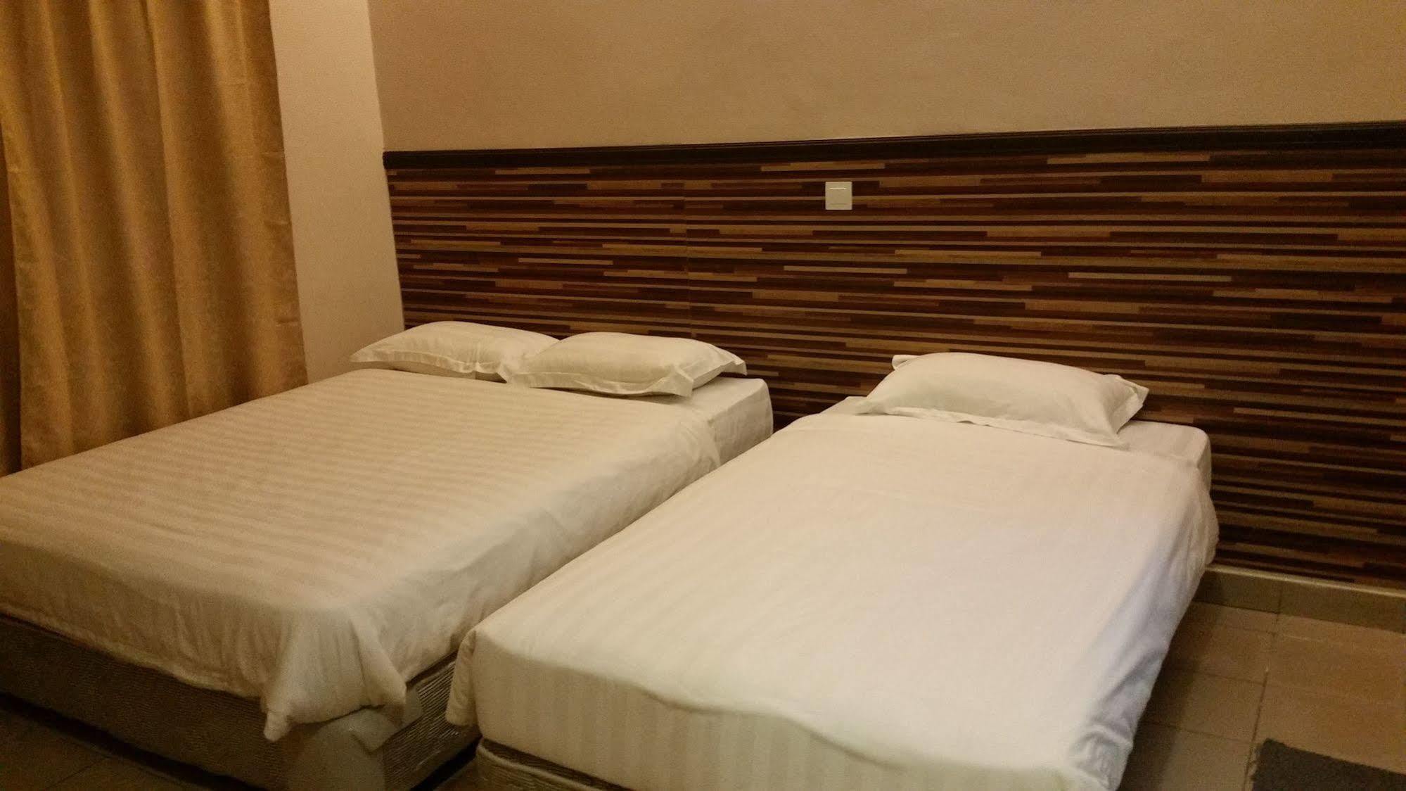 קוטה קינבלו Hotel Iskandar מראה חיצוני תמונה