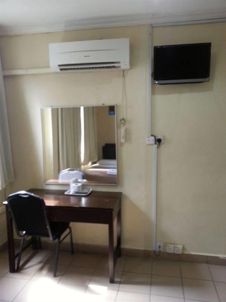 קוטה קינבלו Hotel Iskandar מראה חיצוני תמונה